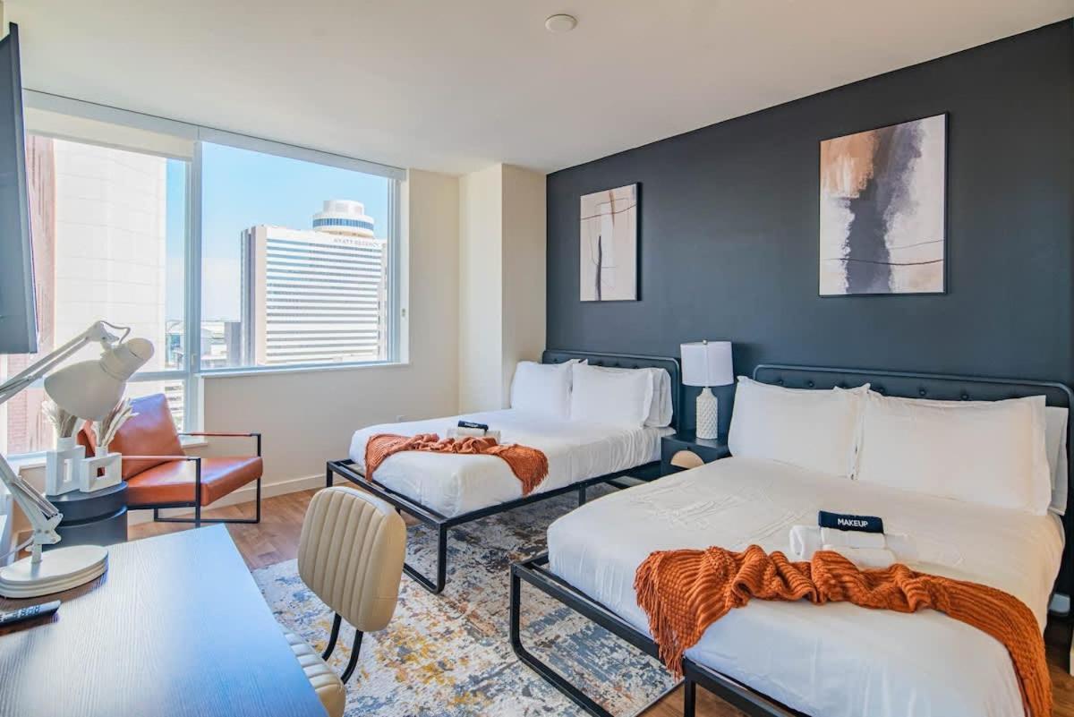 Sky Terrace Dt Highrise, Gym, Pool, Parking, W-d,golf * Phoenix