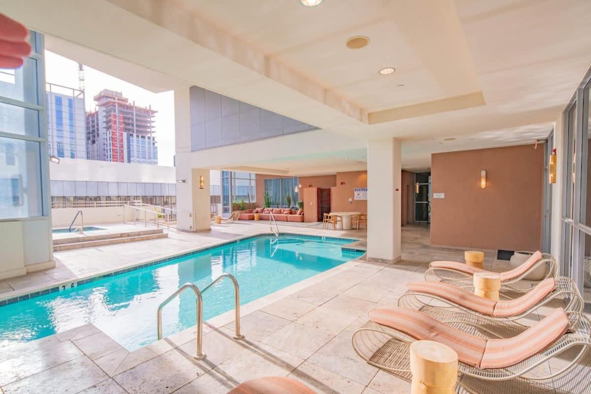 Sky Terrace Dt Highrise, Gym, Pool, Parking, W-d,golf Apartemen